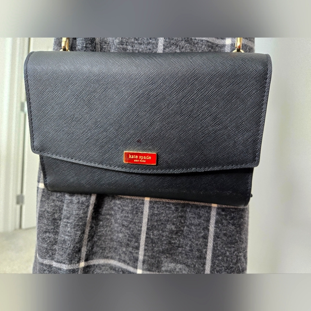 Kate Spade crossbody bag/clutch in black.